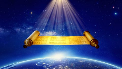 Gaya ng nakatala sa Biblia, “Si Jesucristo ay siya ring kahapon at ngayon, oo at magpakailan man” (Mga Hebreo 13:8). Ipinapakita nito na ang pangalan ng Diyos ay hindi magbabago kailanman. Bakit, kung gayon, kayo nagpapatotoo na ang Panginoon ay may bagong pangalan pagbalik Niya sa mga huling araw, at na Siya ay tinatawag na Makapangyarihang Diyos?