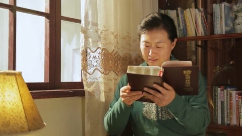 Ginagabayan Ako Ng Tanglaw ng Diyos Sa Gitna ng Paghihirap